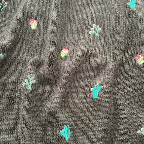 Woman Sweaters - Picture 3 of 3